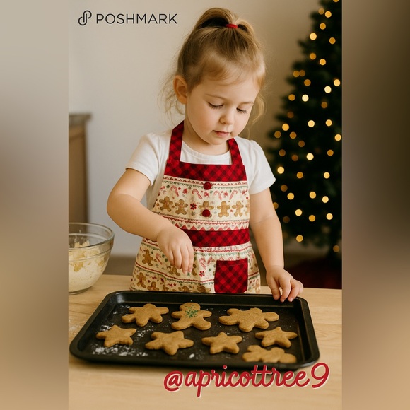 St. Nicholas Square Children’s Christmas Apron• Holliday• gingerbread• candy - Picture 2 of 11